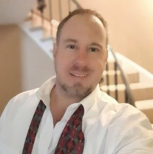 Meet your Posher, Christopher